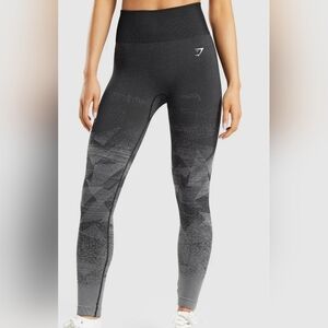 GYMSHARK black & gray Adapt OMBRE seamless leggings.  Size Medium.